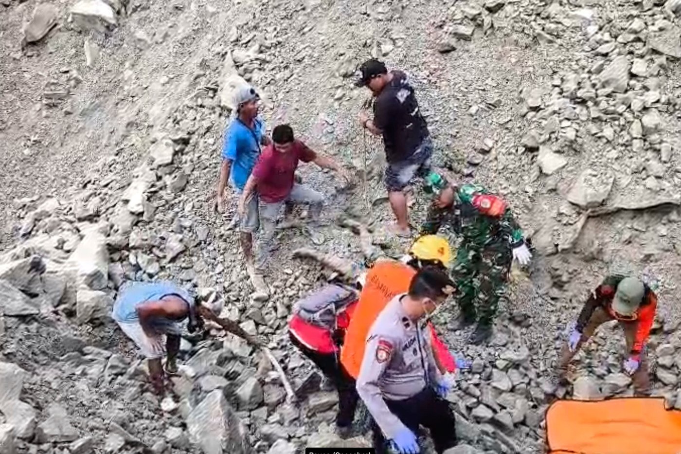 Death toll rises to 17 in Indonesia quarry collapse as search continues | iNFOnews.ca