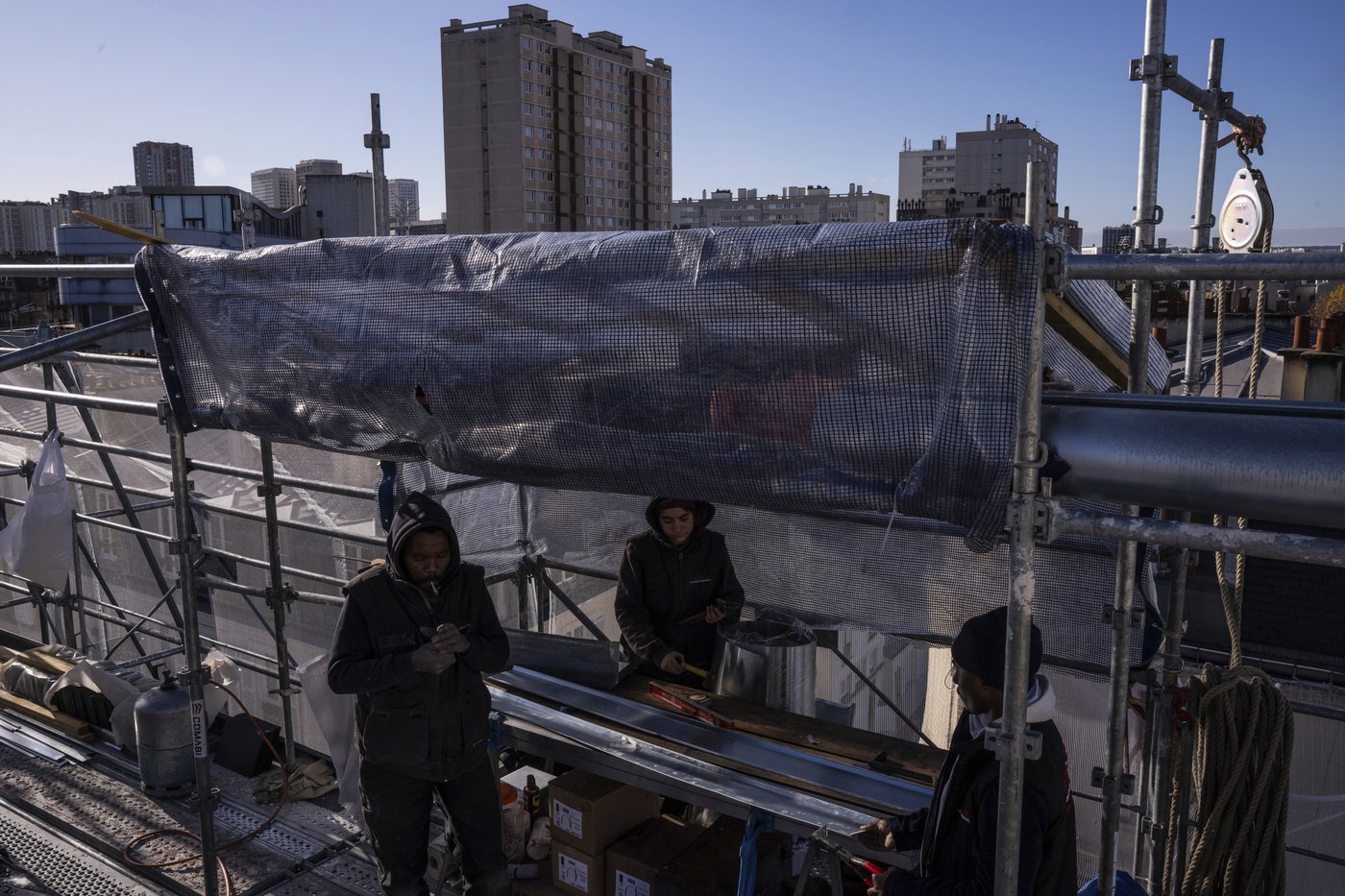 The zinc roof restorers of Paris now have UNESCO Cultural Heritage recognition | iNFOnews.ca The zinc roof restorers of Paris now have UNESCO Cultural Heritage recognition | iNFOnews.ca