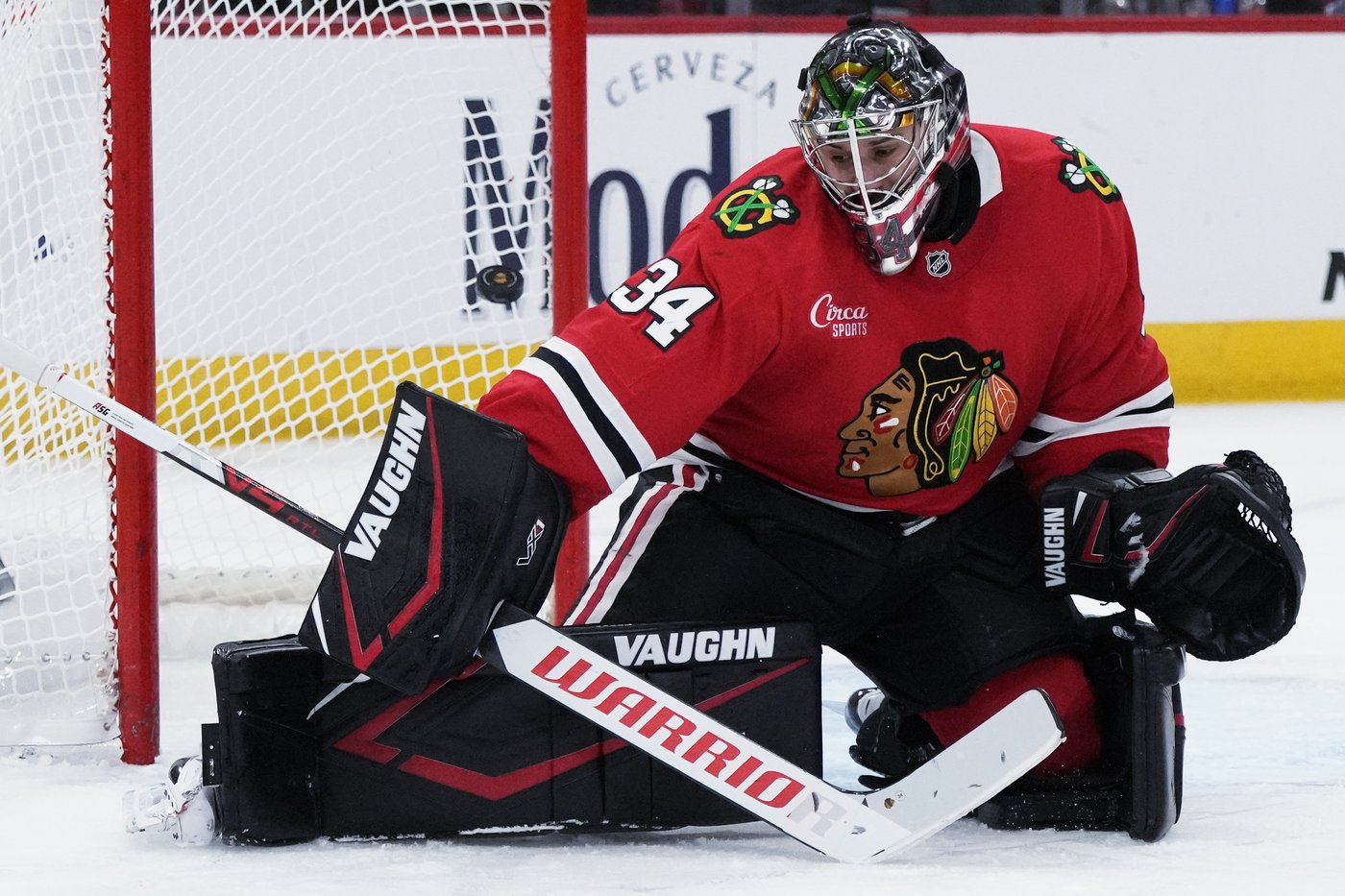 Blackhawks G Petr Mrazek expected to skate on Monday as he works his way back from a groin injury | iNFOnews.ca Blackhawks G Petr Mrazek expected to skate on Monday as he works his way back from a groin injury | iNFOnews.ca