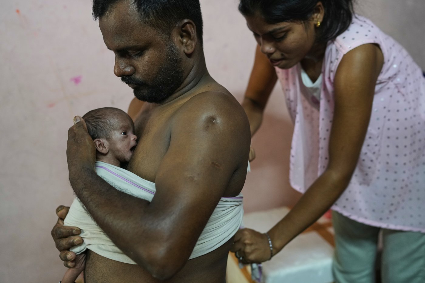 PHOTO ESSAY: Newborn caregiving programs help ease parenting in India | iNFOnews.ca