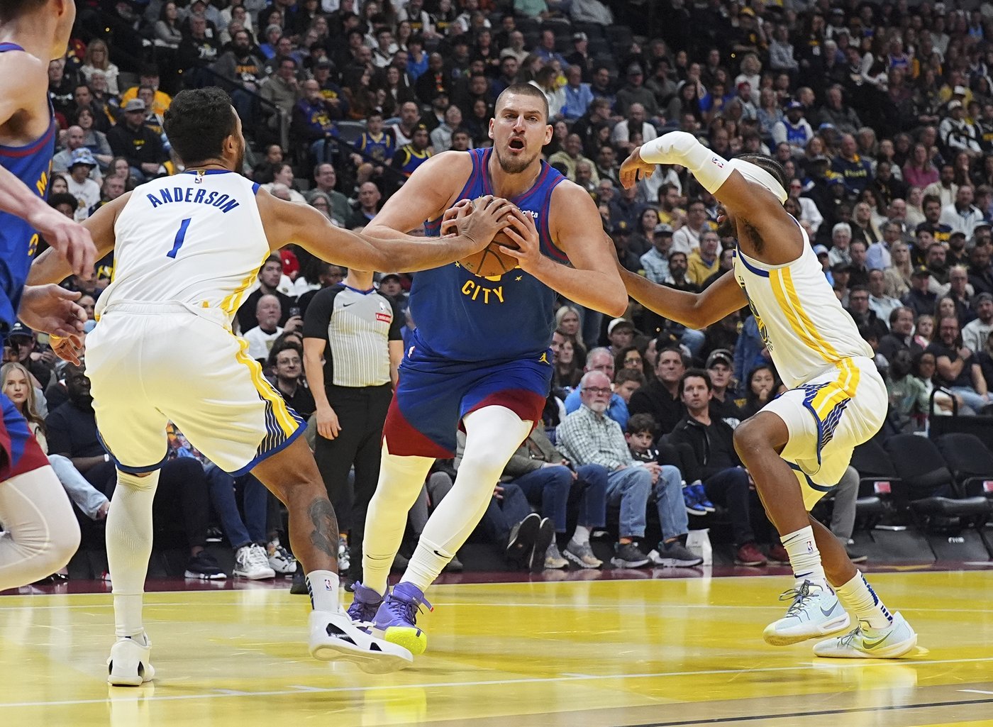 Jokic scores 38 points and helps Nuggets mount a late comeback to beat Warriors 119-115 | iNFOnews.ca
