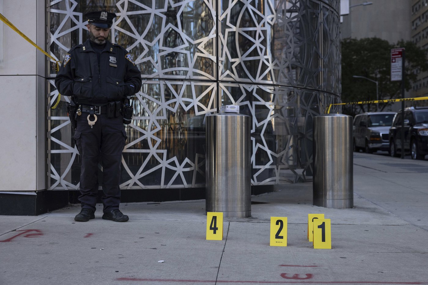 3 people are killed in random stabbings in New York City. A suspect is in custody | iNFOnews.ca 3 people are killed in random stabbings in New York City. A suspect is in custody | iNFOnews.ca