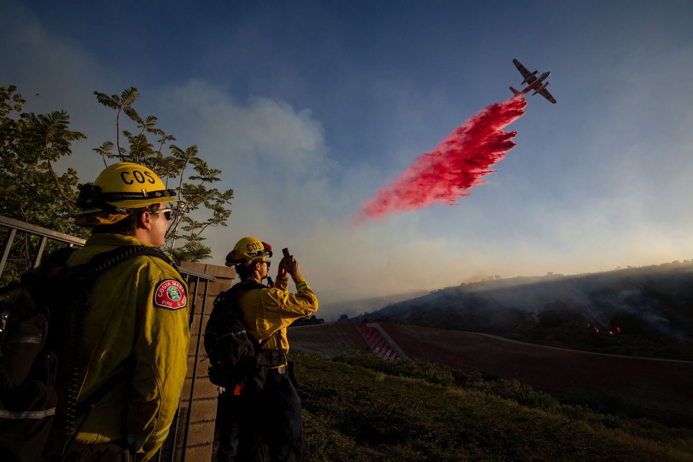 Photos show firefighters battling Southern California blaze | iNwheels