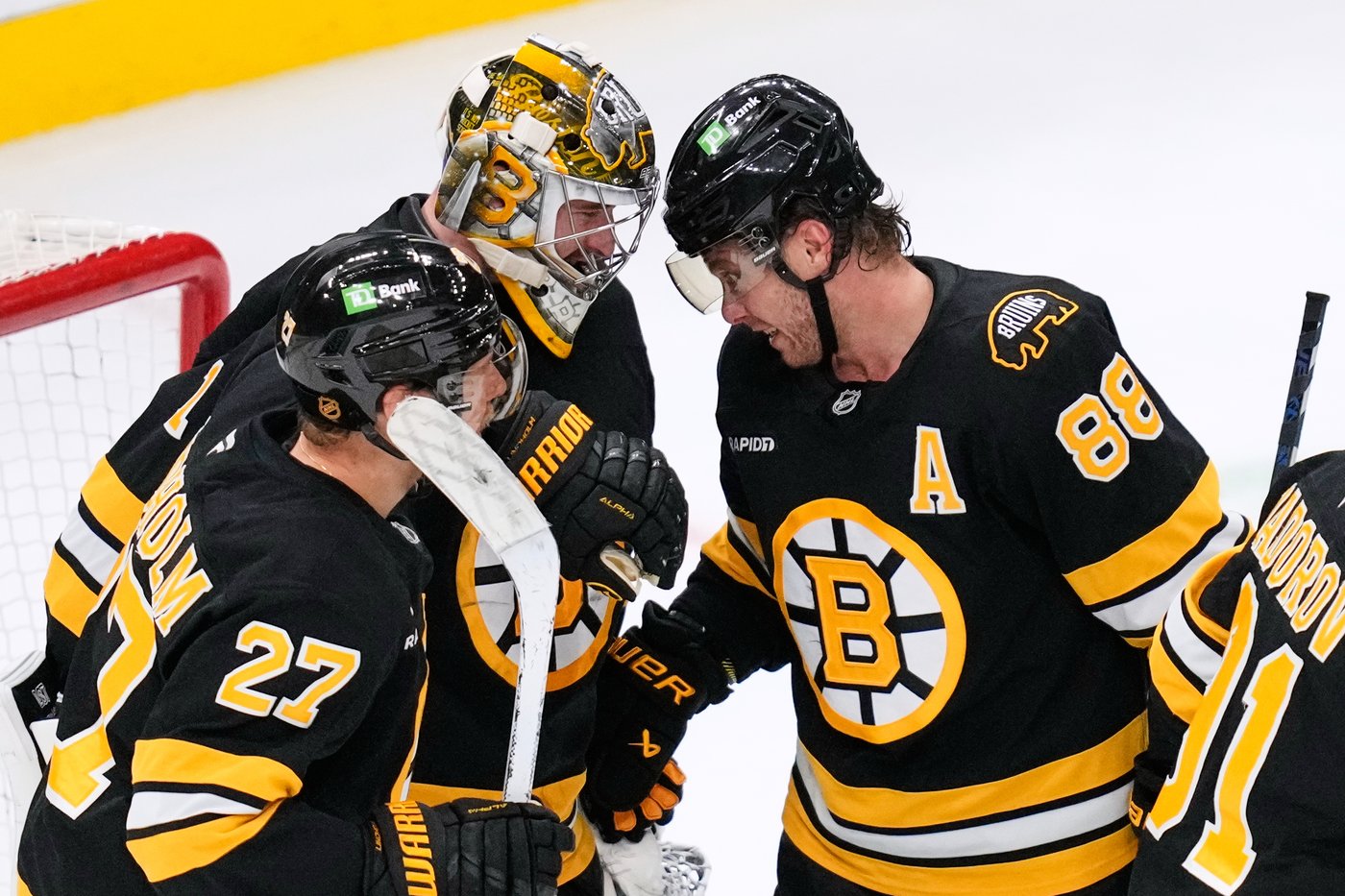 NHL roundup: Pastrnak scores twice, Bruins beat Maple Leafs for seventh straight win | iNFOnews.ca