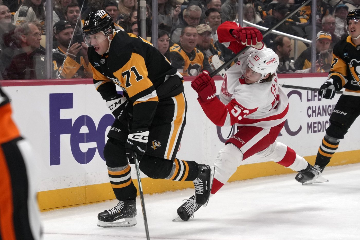 Edvinsson's OT winner powers Red Wings past Penguins 3-2 | iNFOnews.ca Edvinsson's OT winner powers Red Wings past Penguins 3-2 | iNFOnews.ca