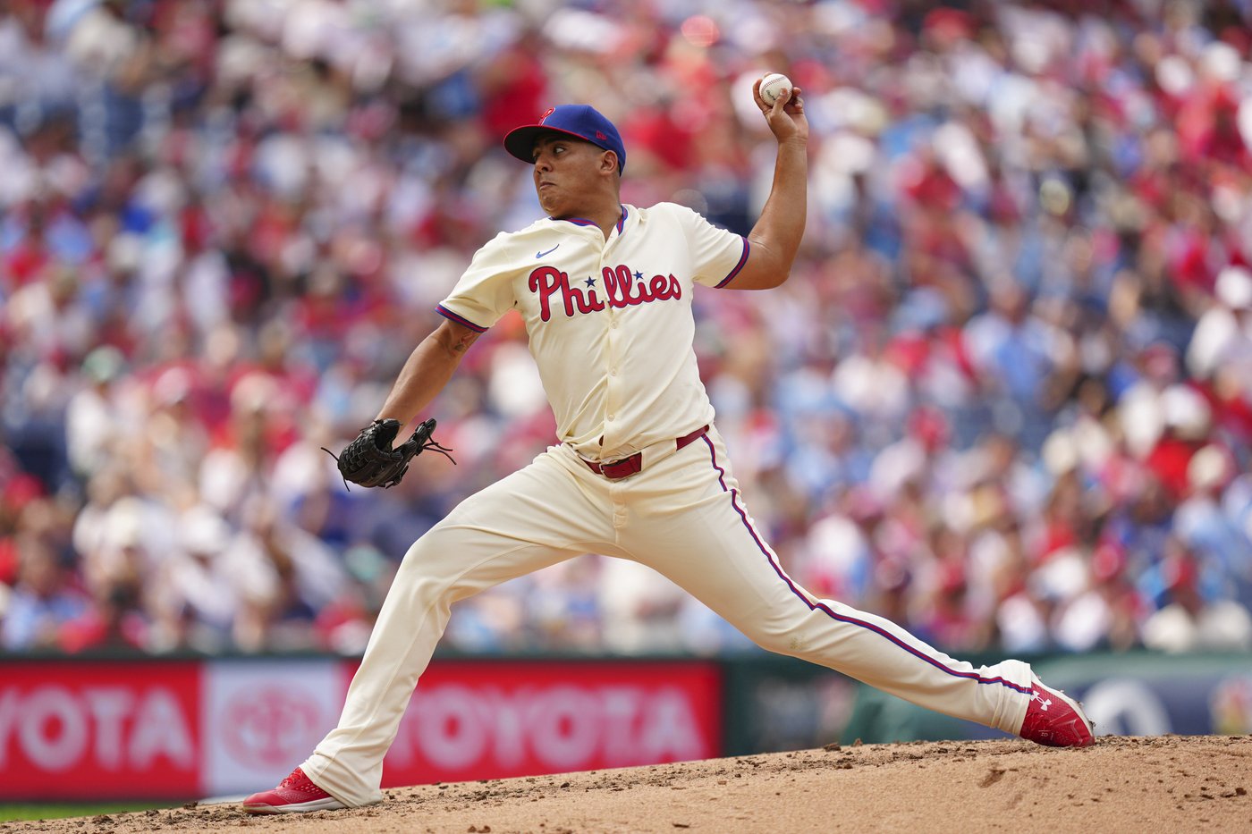 Suarez has career-high 11 strikeouts as Phils hold off Nats for 3-2 victory | iNFOnews.ca