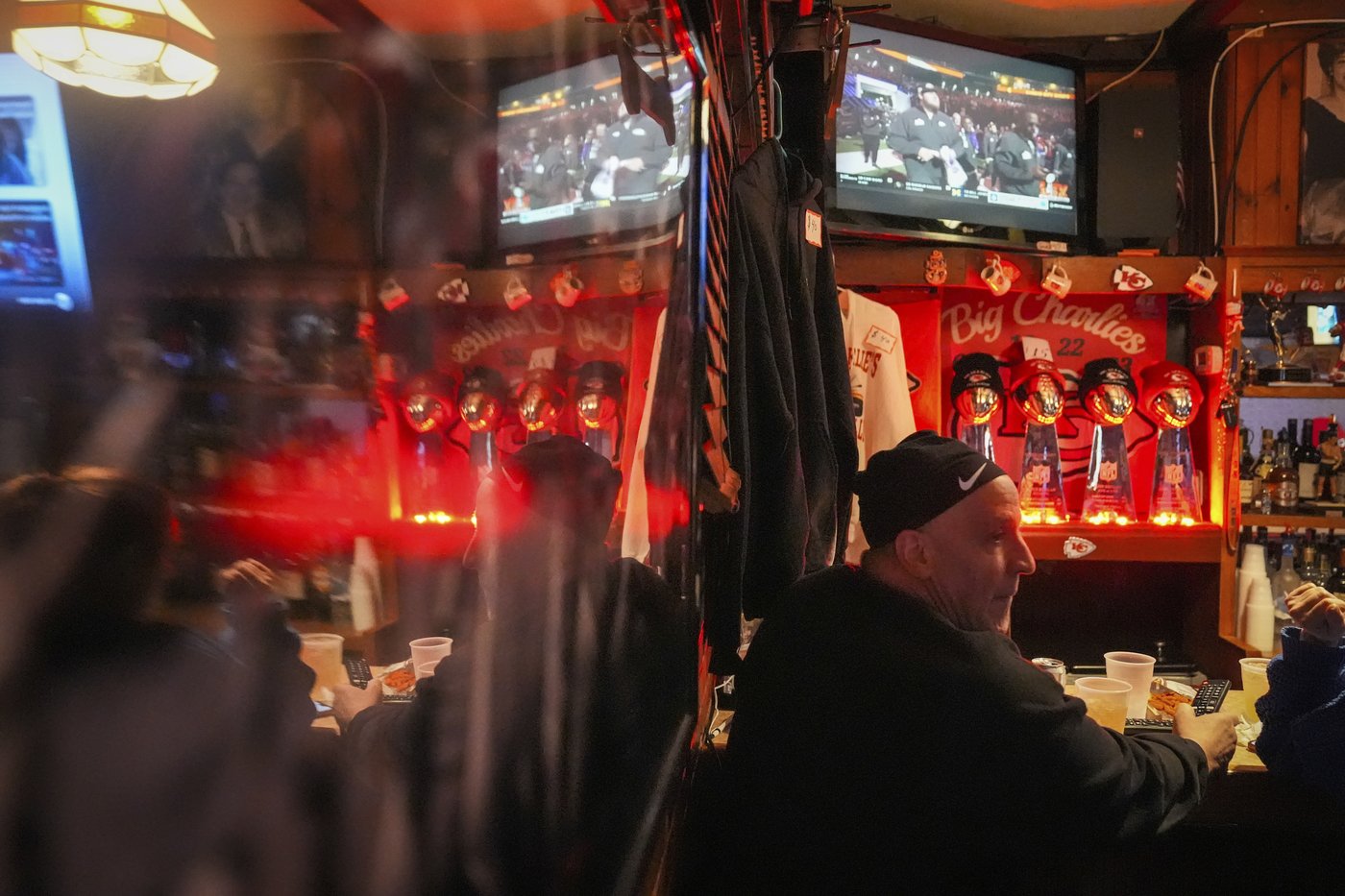 At this bar in the heart of South Philly, it's Chiefs over Eagles who reign as fan favorites | iNFOnews.ca