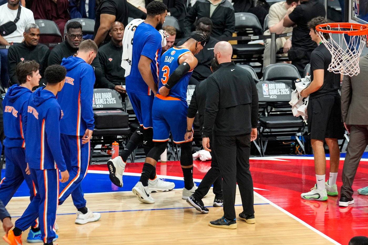 Josh Hart ejected from Knicks' preseason game after slipping to court and throwing ball | iNFOnews.ca Josh Hart ejected from Knicks' preseason game after slipping to court and throwing ball | iNFOnews.ca