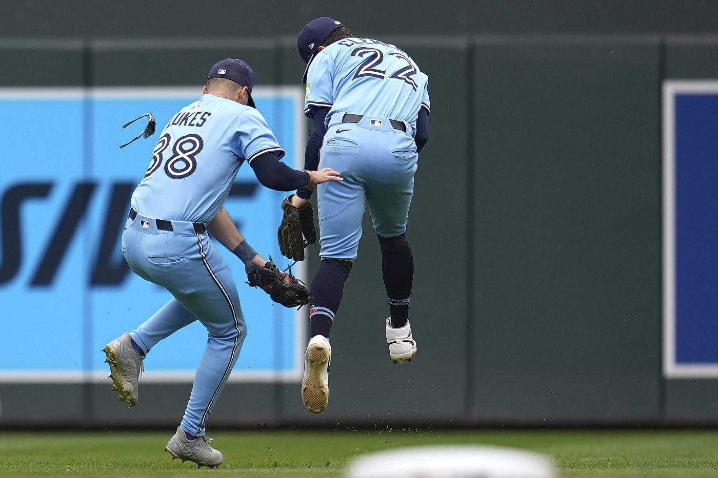 Lee and Vázquez go back to back to power Twins past Blue Jays 6-3 and avoid series sweep | iNFOnews.ca Lee and Vázquez go back to back to power Twins past Blue Jays 6-3 and avoid series sweep | iNFOnews.ca