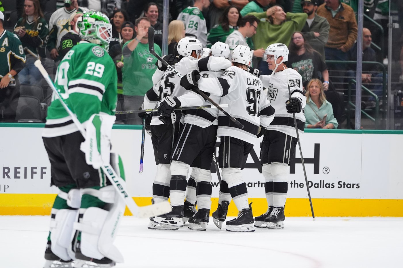 Kempe's OT goal pushes Kings past slumping Stars 3-2 | iNFOnews.ca
