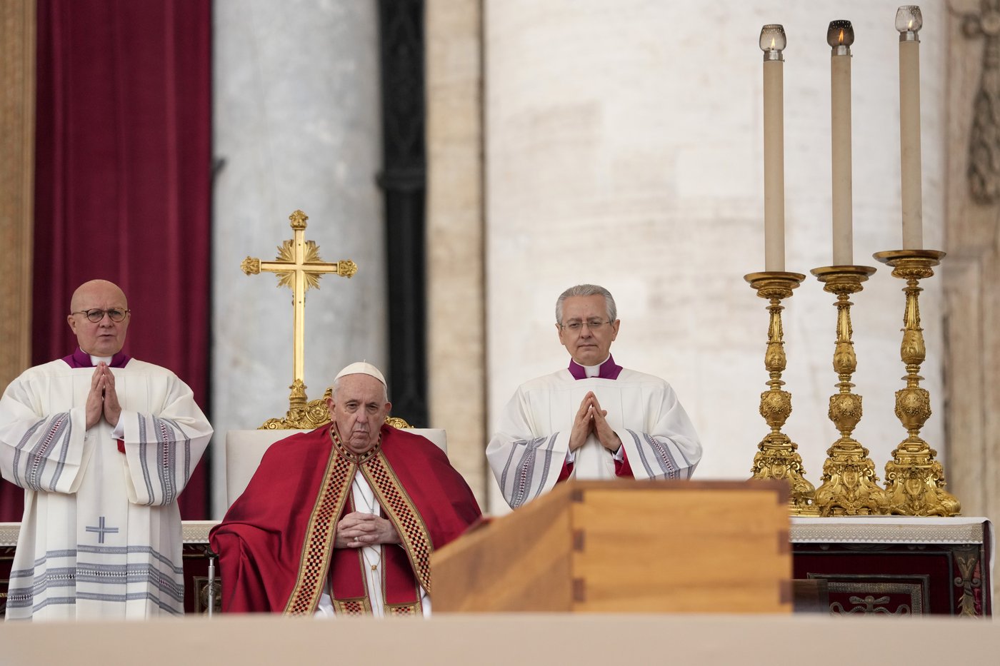 The rites and rituals following the death of a pope, his funeral and burial, explained | iNFOnews.ca