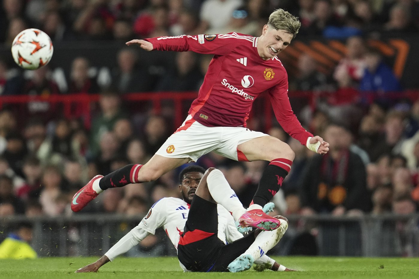 Man United seals spectacular comeback to beat Lyon 5-4 and advance to Europa League semifinals | iNFOnews.ca Man United seals spectacular comeback to beat Lyon 5-4 and advance to Europa League semifinals | iNFOnews.ca