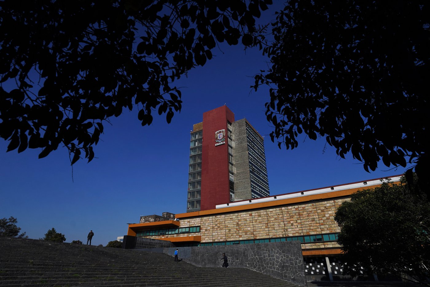 Security fears shut down classes at Mexico's top university after student killing | iNFOnews.ca Security fears shut down classes at Mexico's top university after student killing | iNFOnews.ca