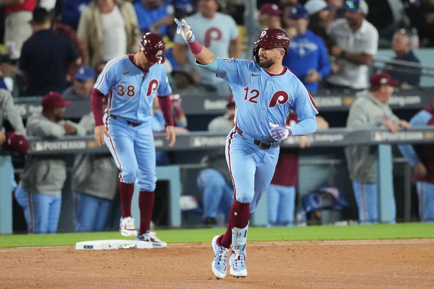 Phillies' big three come alive to stave off elimination against Dodgers | iNFOnews.ca