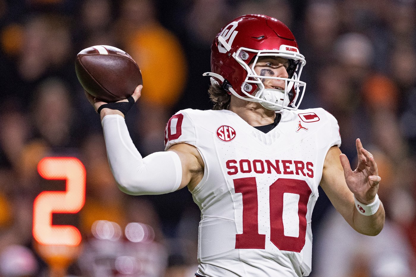 Mateer runs for decisive TD, leads No. 18 Oklahoma over No. 14 Tennessee 33-27 | iNFOnews.ca