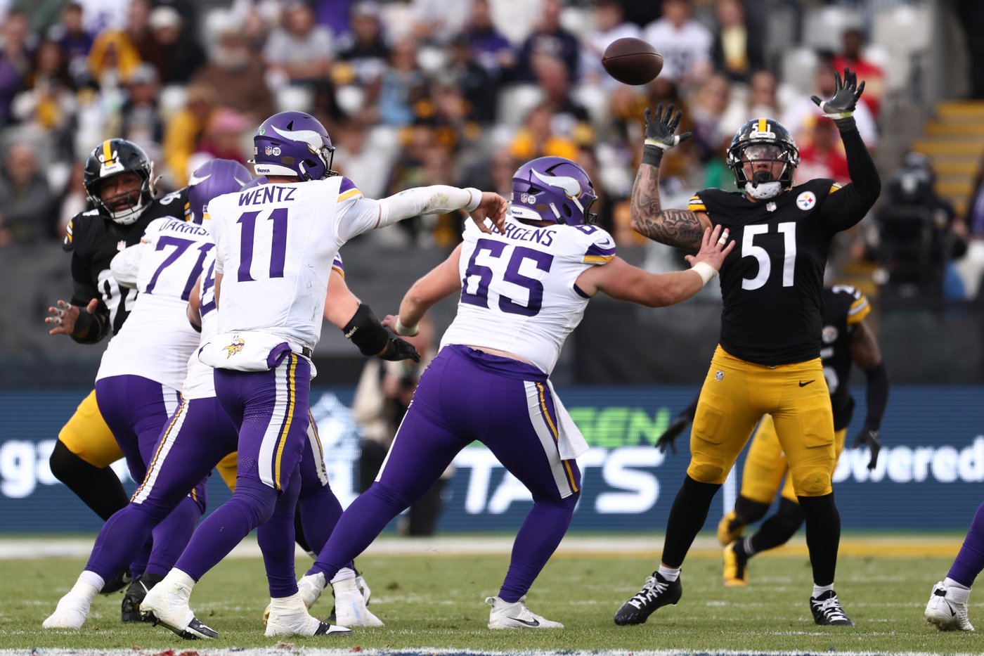 Offensive line injuries have the Vikings struggling to protect the passers and enact their plan | iNFOnews.ca Offensive line injuries have the Vikings struggling to protect the passers and enact their plan | iNFOnews.ca