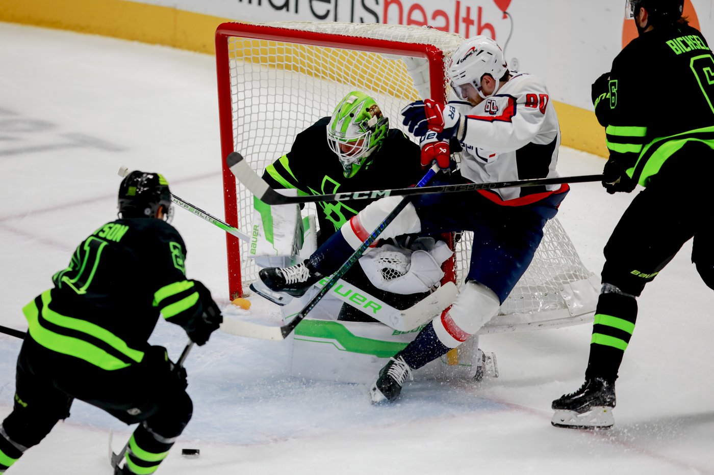 Roope Hintz scores 2, Jake Oettinger has 25 saves as Stars beat surging Capitals 3-1 | iNFOnews.ca