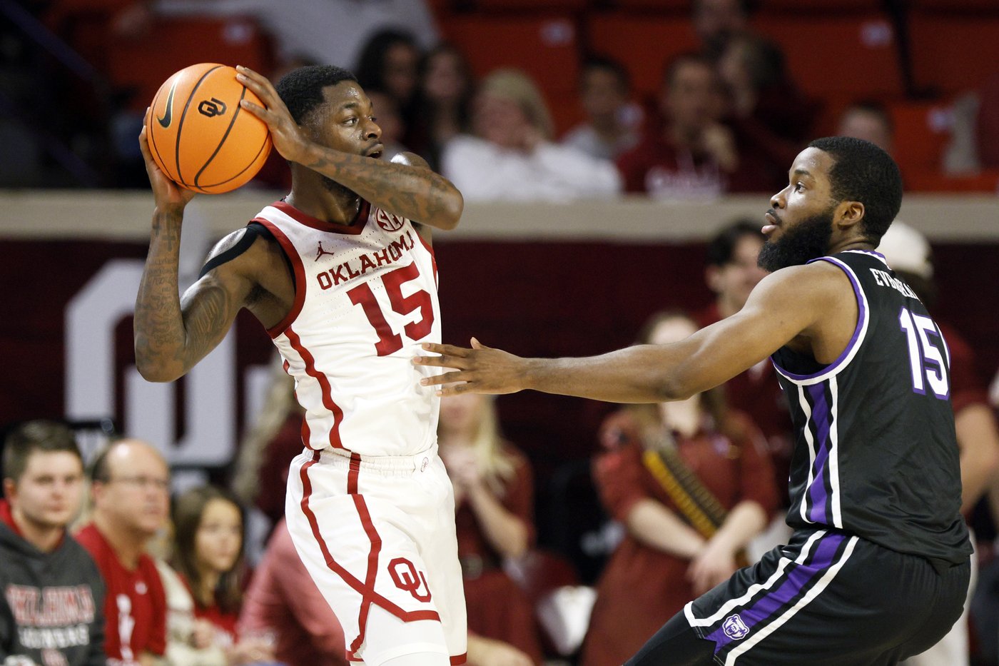 Duke Miles scores a season-high 29 points and No. 14 Oklahoma beats Central Arkansas 89-66 | iNFOnews.ca