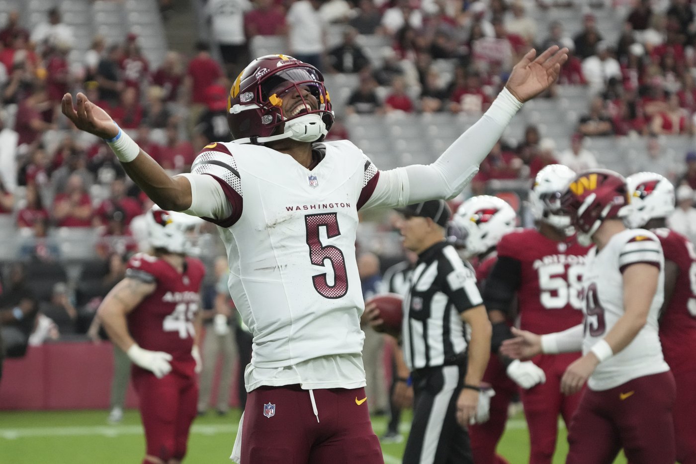 Rookie QB Daniels stars again in desert return, Commanders beat Cardinals 42-14 for 3rd straight | iNFOnews.ca Rookie QB Daniels stars again in desert return, Commanders beat Cardinals 42-14 for 3rd straight | iNFOnews.ca