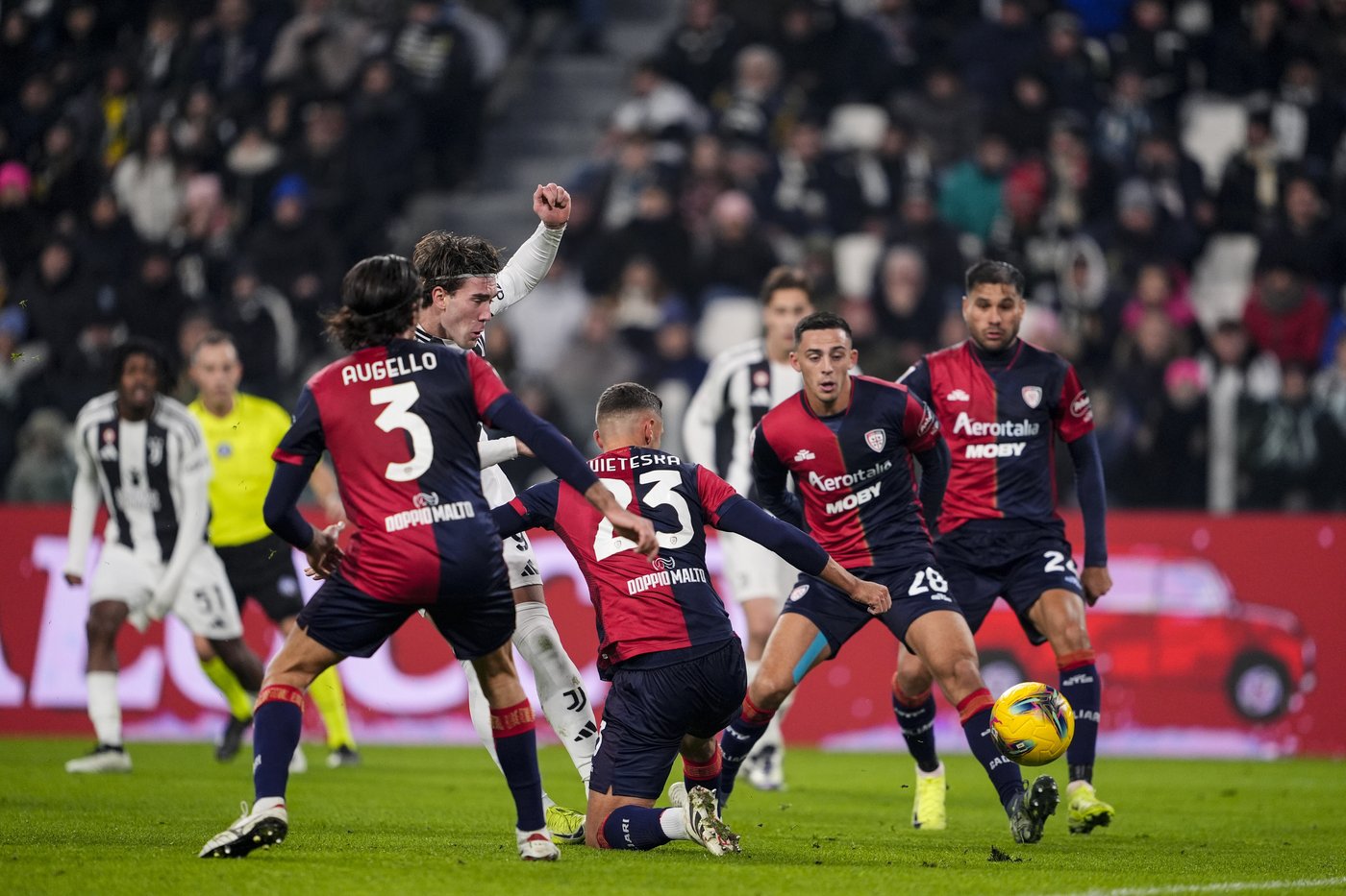 From jeers to cheers: Juventus wins back fans with 4-0 rout of Cagliari in Italian Cup | iNFOnews.ca From jeers to cheers: Juventus wins back fans with 4-0 rout of Cagliari in Italian Cup | iNFOnews.ca