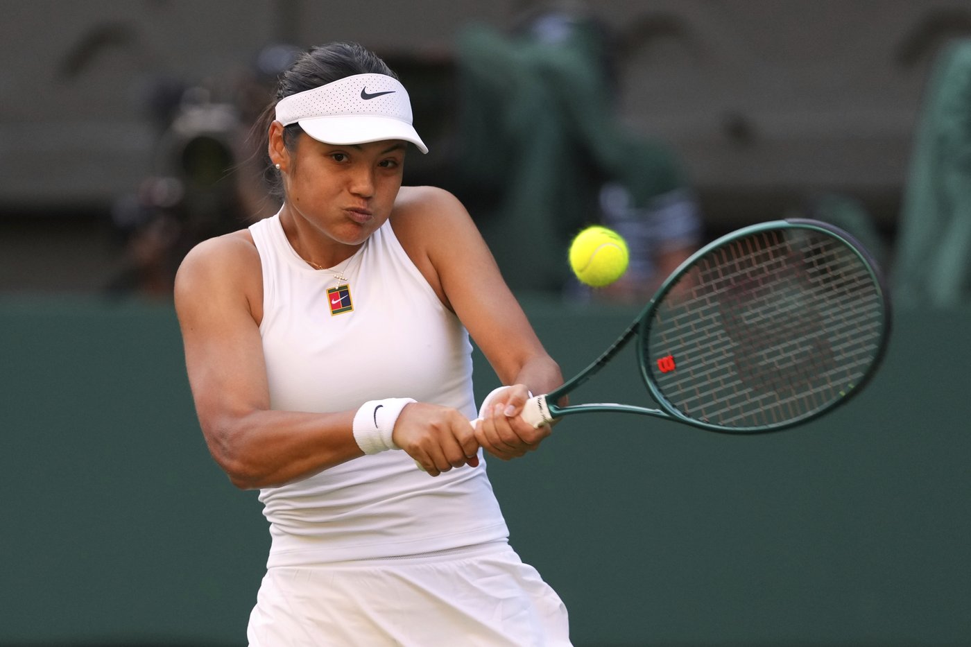 Raducanu shows glimpses of best form in beating former Wimbledon champion Vondrousova | iNFOnews.ca Raducanu shows glimpses of best form in beating former Wimbledon champion Vondrousova | iNFOnews.ca