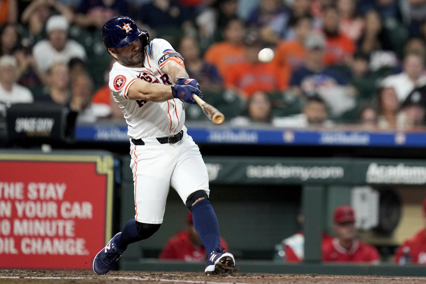 Alvarez and Tucker power Astros to 10-4 win over Angels | iNFOnews.ca Alvarez and Tucker power Astros to 10-4 win over Angels | iNFOnews.ca
