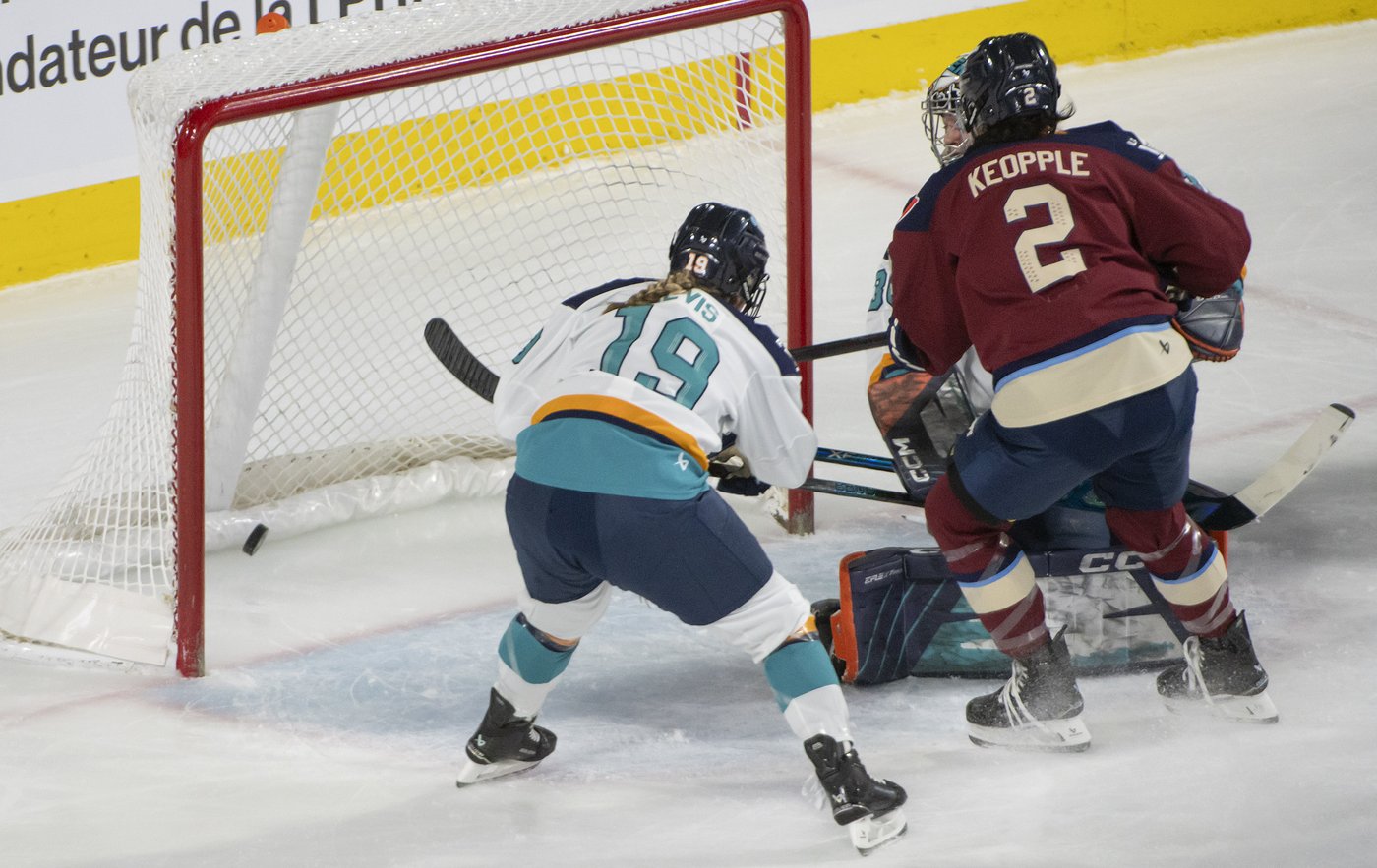Ljungblom scores twice as Montreal Victoire downs New York Sirens 6-2 | iNFOnews.ca