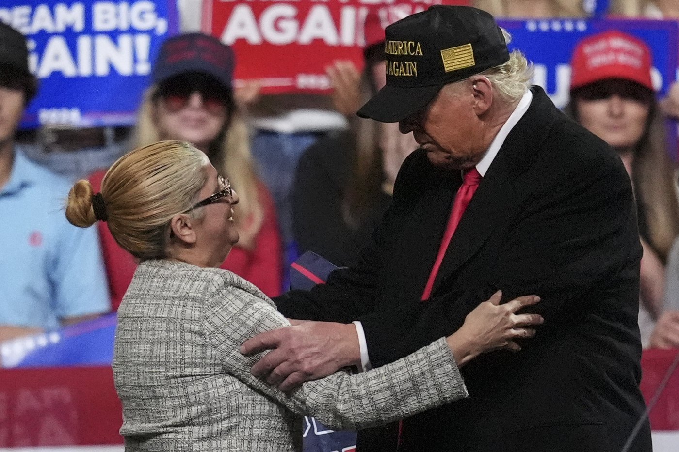 Trump talks about reporters being shot and says he shouldn't have left White House after 2020 loss | iNFOnews.ca