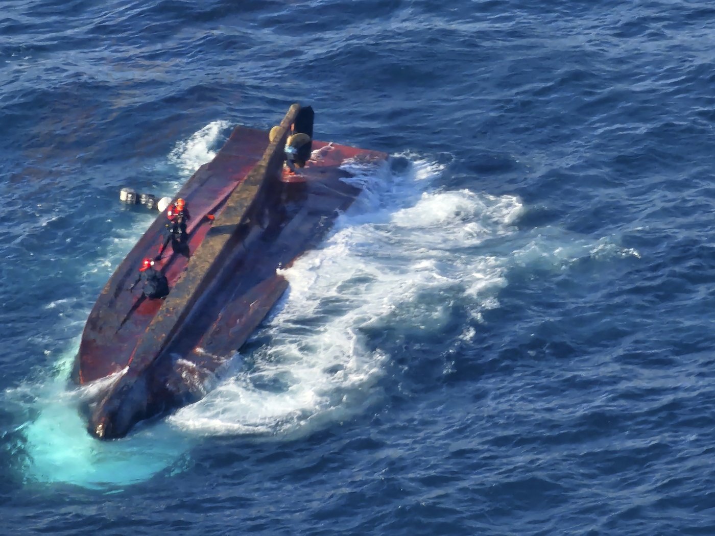 Fishing boat capsizes after colliding with sand barge in South Korea, killing 7 | iNFOnews.ca Fishing boat capsizes after colliding with sand barge in South Korea, killing 7 | iNFOnews.ca