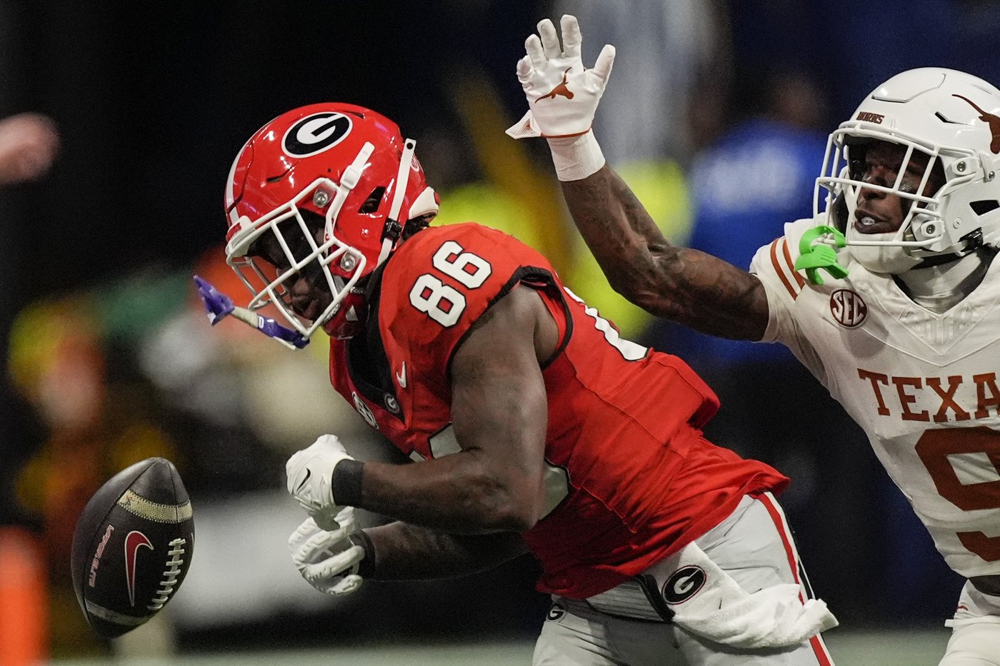 No. 5 Georgia pulls off another overtime stunner, beating No. 2 Texas 22-19 for SEC title | iNFOnews.ca No. 5 Georgia pulls off another overtime stunner, beating No. 2 Texas 22-19 for SEC title | iNFOnews.ca