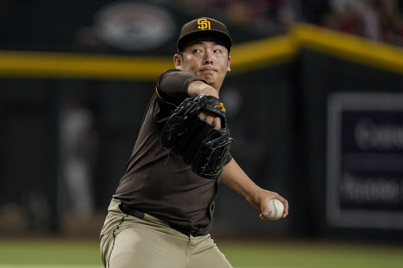 Diamondbacks rout Padres 11-2, await Mets-Braves doubleheader to find out playoff fate | iNFOnews.ca