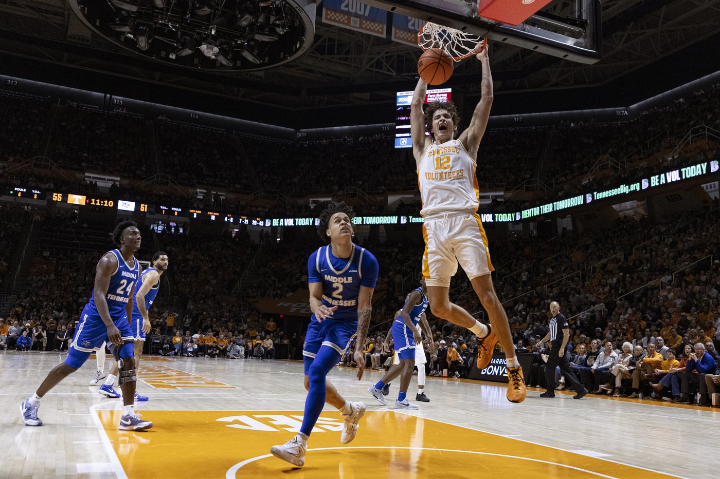Lanier and Zeigler lead No. 1 Tennessee past upset-minded Middle Tennessee 82-64 | iNFOnews.ca Lanier and Zeigler lead No. 1 Tennessee past upset-minded Middle Tennessee 82-64 | iNFOnews.ca