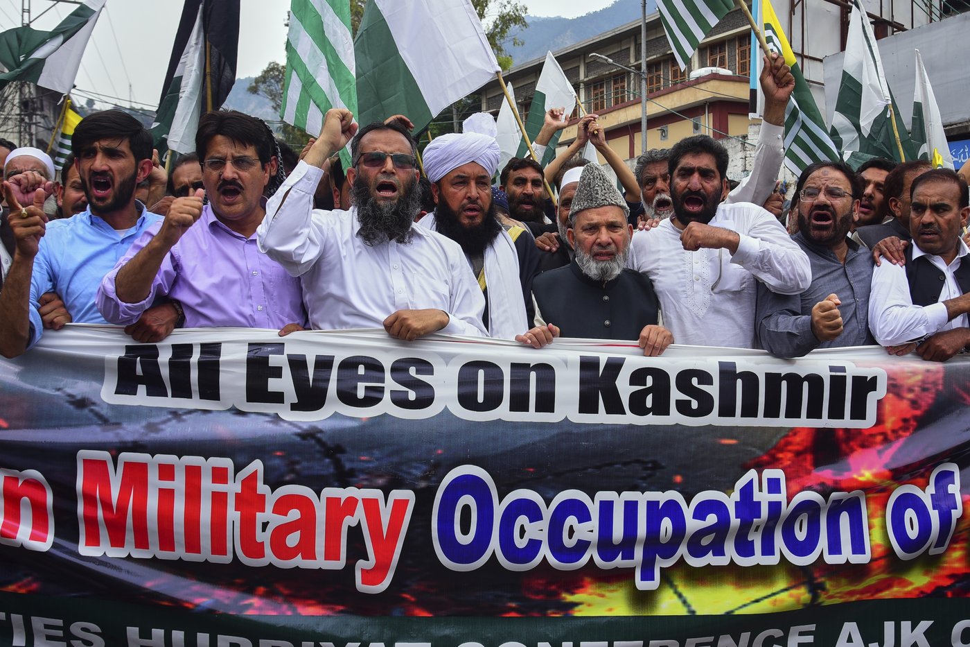 Pakistan asks Gulf allies to help ease India tensions following Kashmir attack | iNFOnews.ca