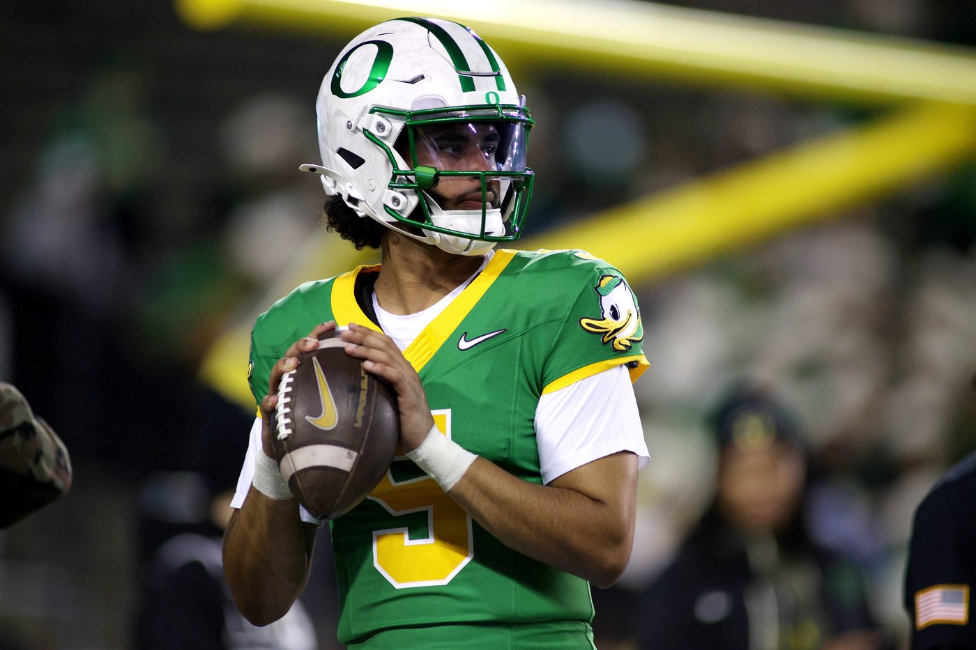 No. 16 USC visits No. 6 Oregon in marquee matchup with College Football Playoff implications | iNFOnews.ca No. 16 USC visits No. 6 Oregon in marquee matchup with College Football Playoff implications | iNFOnews.ca