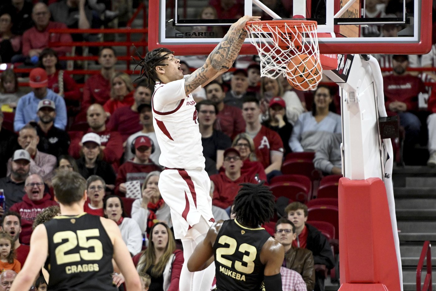 Thiero and Fland each score 22 as No. 23 Arkansas beats Oakland 92-62 after strong 2nd half | iNFOnews.ca