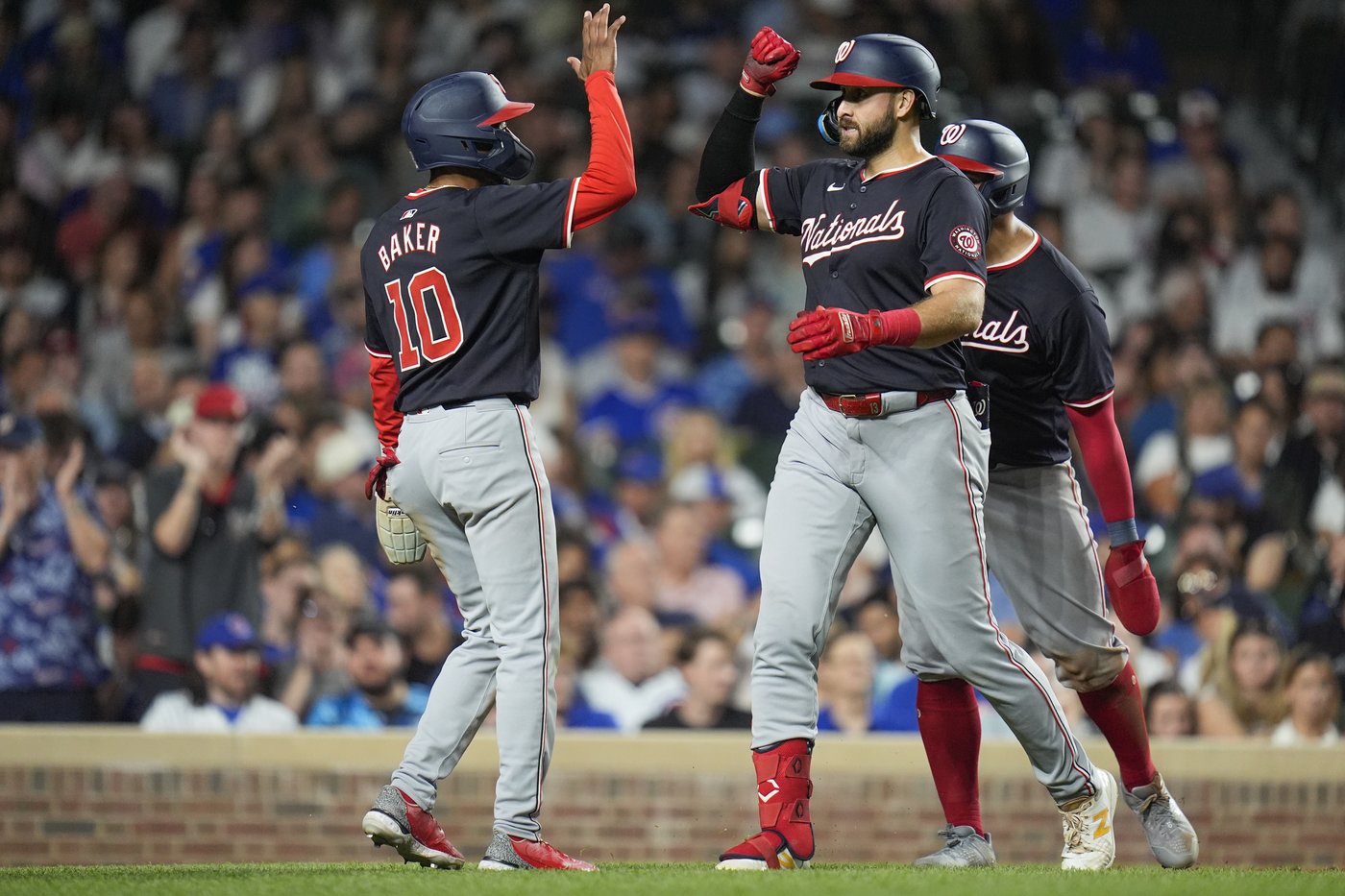 Cody Bellinger knocks in 3 as Cubs beat Nationals 7-6 to stave off postseason elimination | iNFOnews.ca