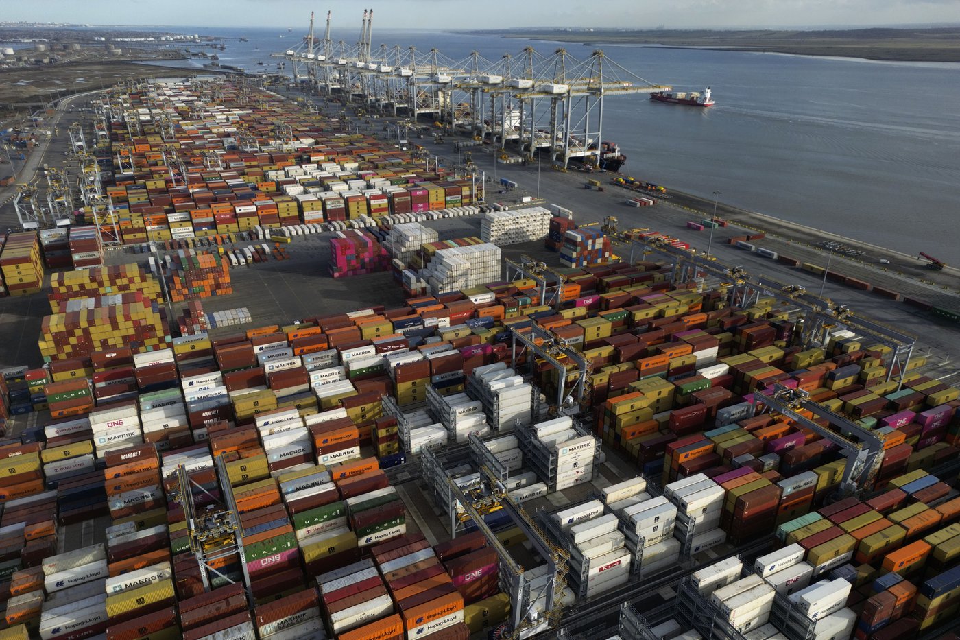 UK authorities seize cocaine worth more than $130 million from a ship at London port | iNFOnews.ca