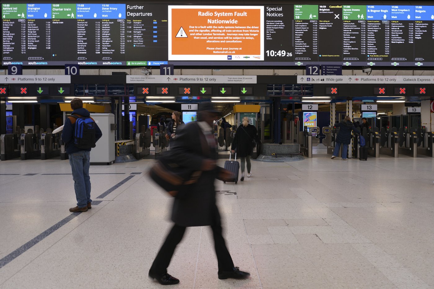 UK rail travel returns to normal after problems with a radio system disrupted the morning commute | iNFOnews.ca UK rail travel returns to normal after problems with a radio system disrupted the morning commute | iNFOnews.ca