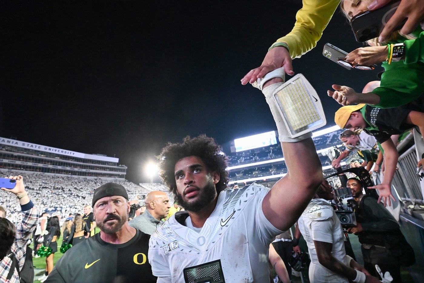 No. 2 Oregon rolling behind latest transfer QB in Dante Moore after standout effort at Penn State | iNFOnews.ca