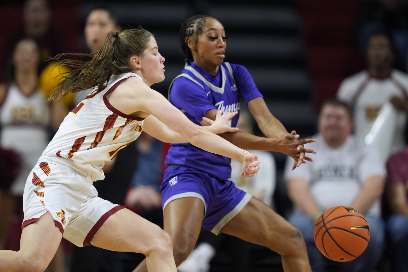 Crooks scores 26 points, Ryan records 13 assists in No. 8 Iowa State's 80-47 win over St. Thomas | iNFOnews.ca