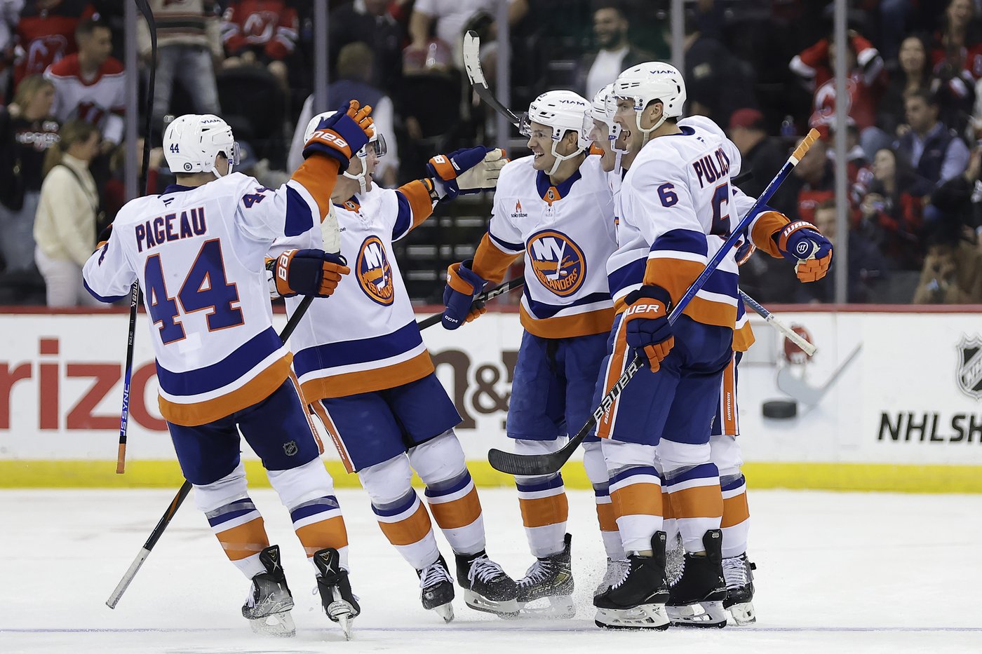Horvat scores in overtime as Islanders beat Devils 4-3 | iNFOnews.ca Horvat scores in overtime as Islanders beat Devils 4-3 | iNFOnews.ca