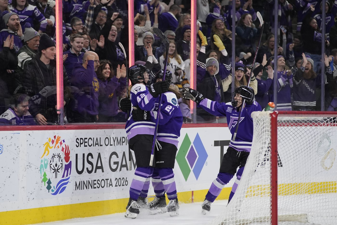 Thompson leads Frost to 4-3 shootout win over Sceptres | iNFOnews.ca Thompson leads Frost to 4-3 shootout win over Sceptres | iNFOnews.ca