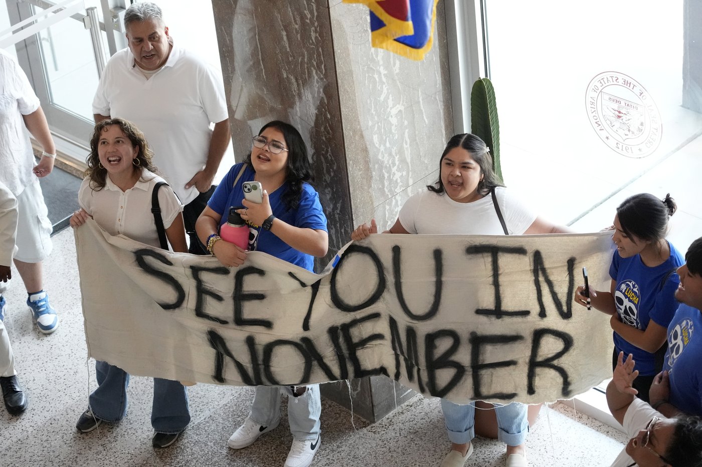 Voters in battleground Arizona to decide if local agencies can police illegal immigration | iNFOnews.ca Voters in battleground Arizona to decide if local agencies can police illegal immigration | iNFOnews.ca