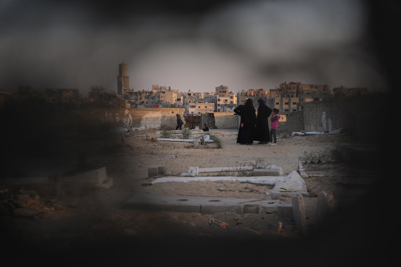 In Gaza cemeteries, some displaced Palestinians live among the dead | iNFOnews.ca In Gaza cemeteries, some displaced Palestinians live among the dead | iNFOnews.ca