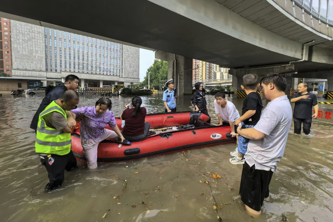 Flash floods kill at least 10 people and leave 33 missing in northwestern China | iNFOnews.ca Flash floods kill at least 10 people and leave 33 missing in northwestern China | iNFOnews.ca