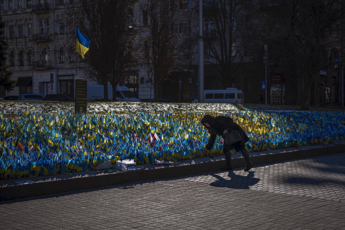 A makeshift memorial grows in Ukraine’s capital after 1,000 days of war | iNFOnews.ca