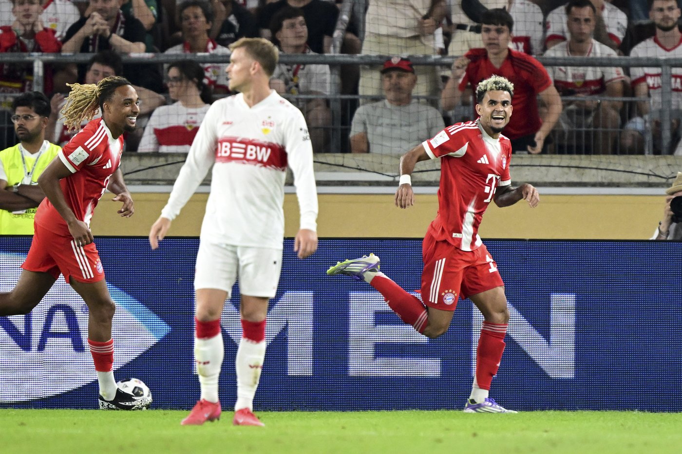 Luis Díaz scores for Bayern to win German Supercup on his debut | iNFOnews.ca