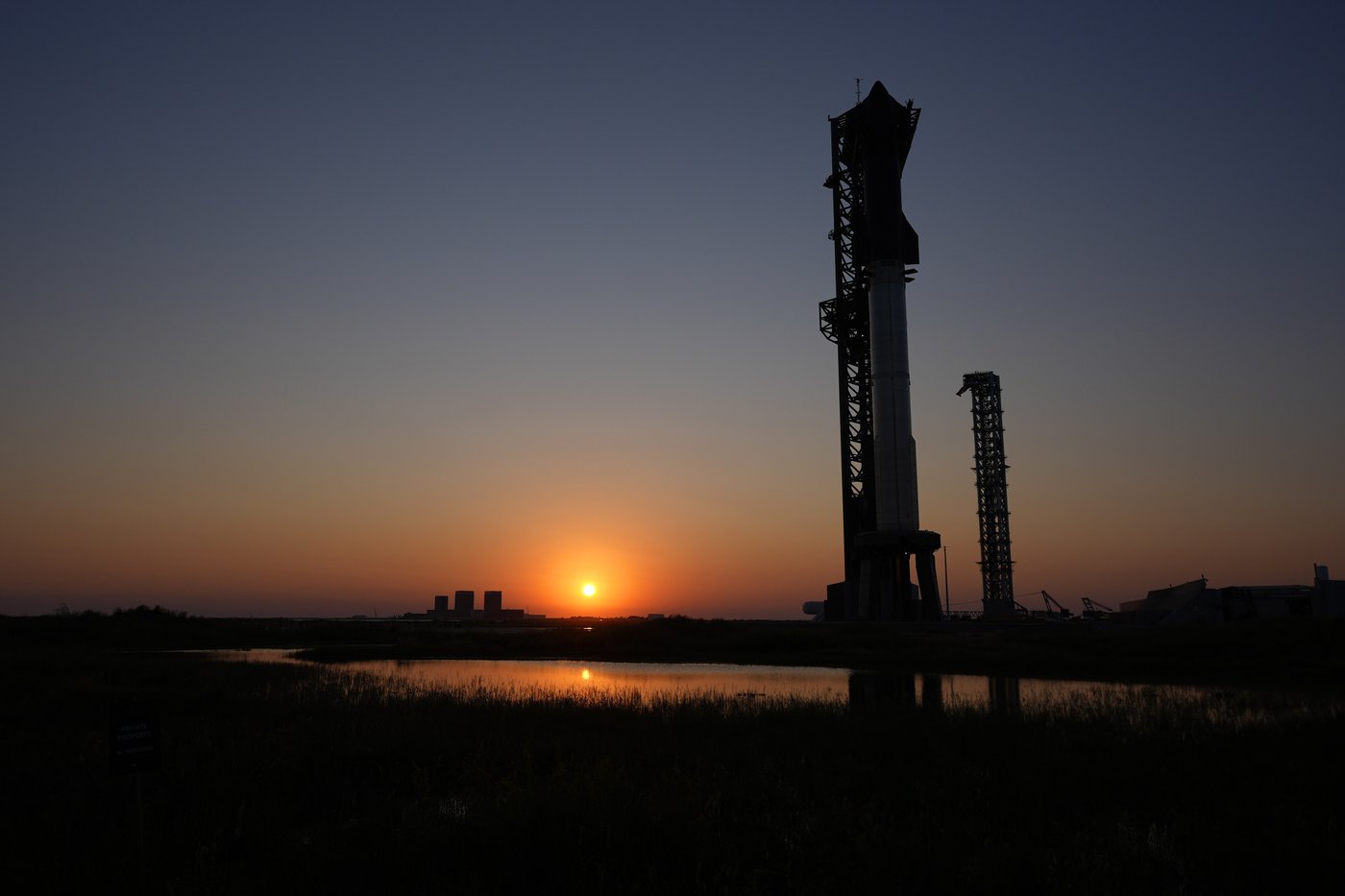 In an engineering feat, mechanical SpaceX arms catch Starship rocket booster back at the launch pad | iNFOnews.ca