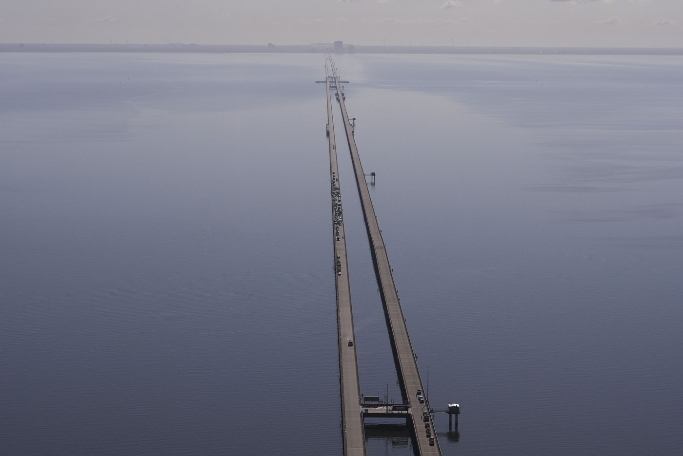 Multiple car crashes close 24-mile-long bridge outside of New Orleans after sudden fog | iNFOnews.ca Multiple car crashes close 24-mile-long bridge outside of New Orleans after sudden fog | iNFOnews.ca