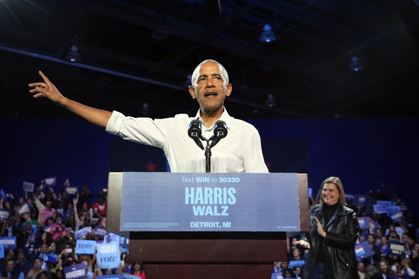 Rapper Eminem and Obama rally voters for Kamala Harris in Detroit | iNFOnews.ca